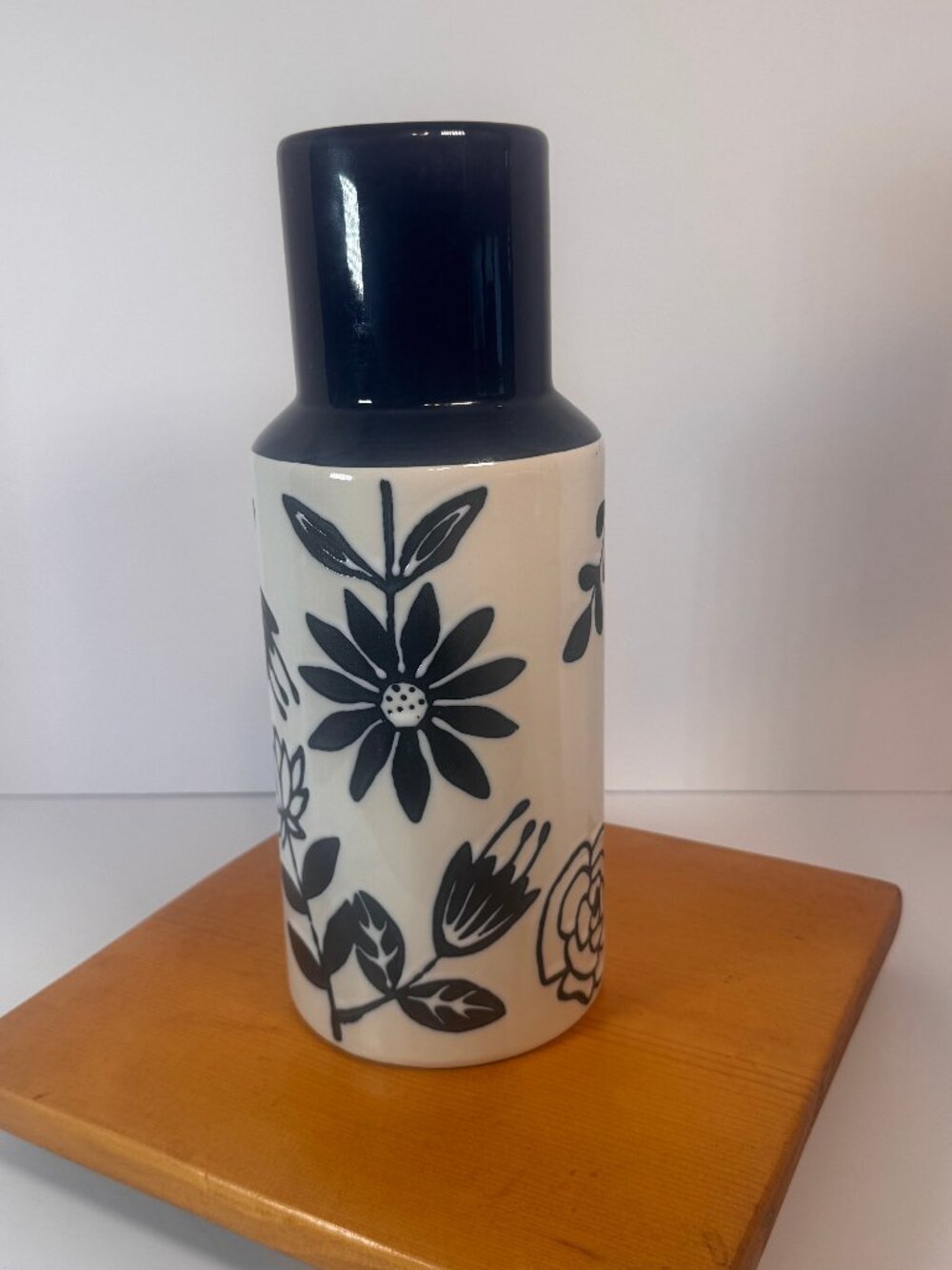 Novogratz Cermic Floral Decorative Blue Handmade Vase